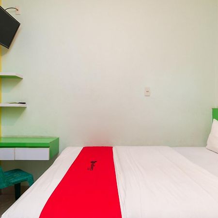Reddoorz Syariah At Dinda Residence Medan Eksteriør billede