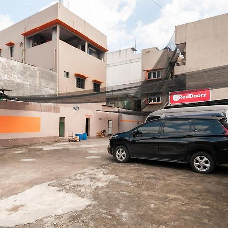 Reddoorz Syariah At Dinda Residence Medan Eksteriør billede